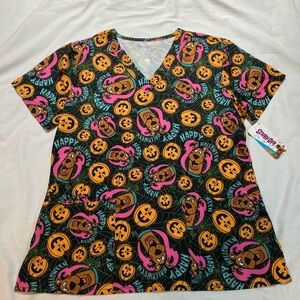Scooby-Doo Halloween V-Neck Scrubs Top, Women’s size medium, NWT!